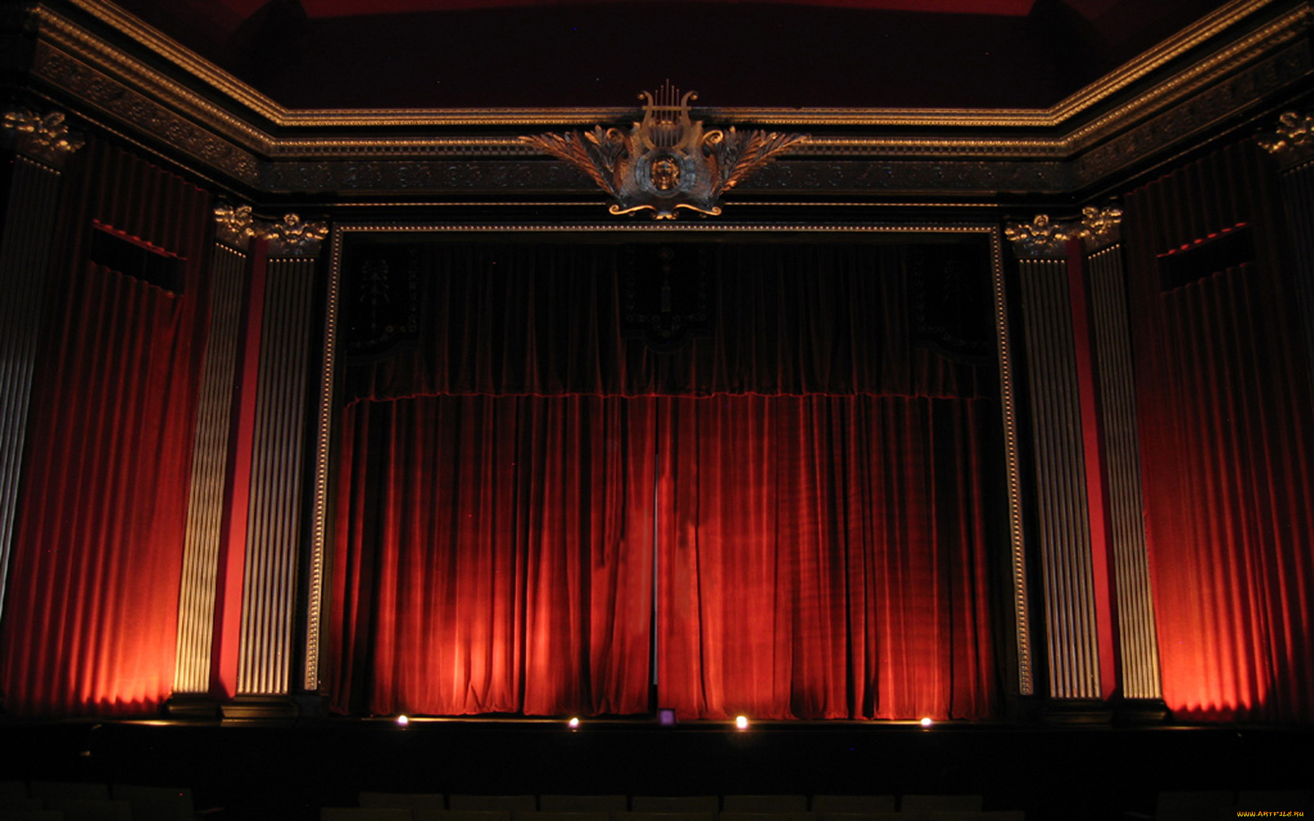 Theater 4 9